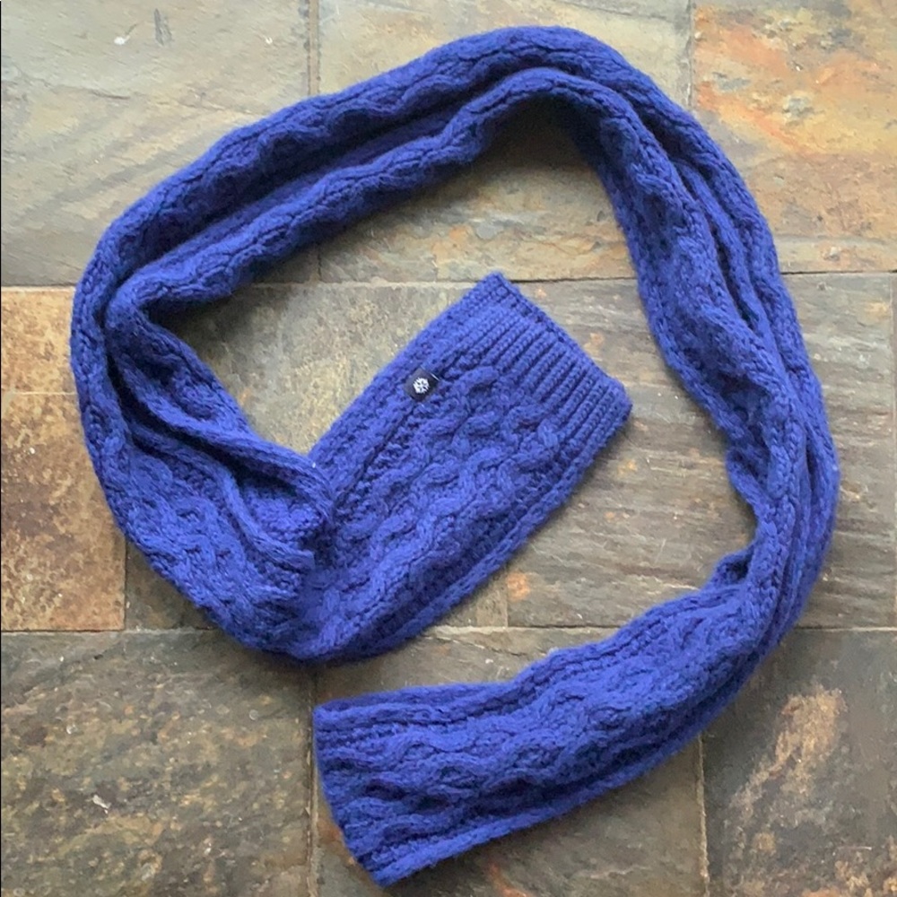GAP Wool Cable Knit Scarf
